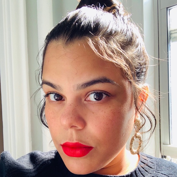 Meet your Posher, Joanne - Picture 1 of 3